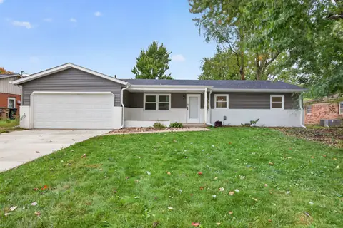 Photo 2 of 2815 Yellowwood Ct, Columbus, IN 47203