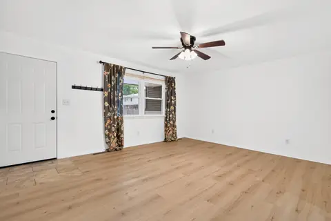 Photo 6 of 2815 Yellowwood Ct, Columbus, IN 47203