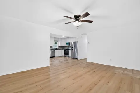 Photo 7 of 2815 Yellowwood Ct, Columbus, IN 47203