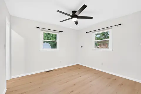 Photo 31 of 2815 Yellowwood Ct, Columbus, IN 47203