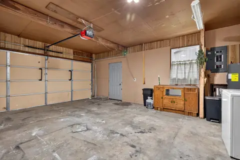 Photo 32 of 2815 Yellowwood Ct, Columbus, IN 47203