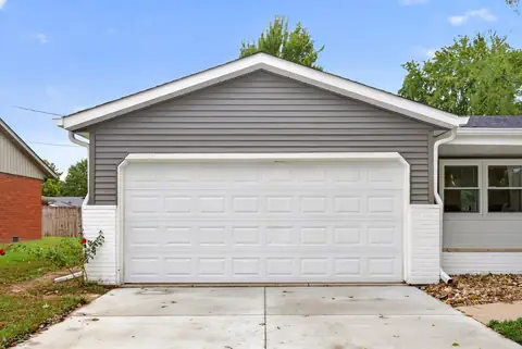 Photo 42 of 2815 Yellowwood Ct, Columbus, IN 47203